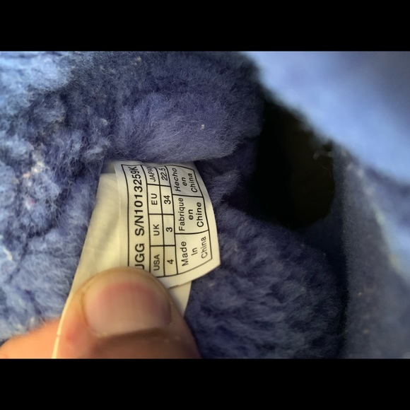 Kids blue Uggs size 4 - Picture 4 of 4